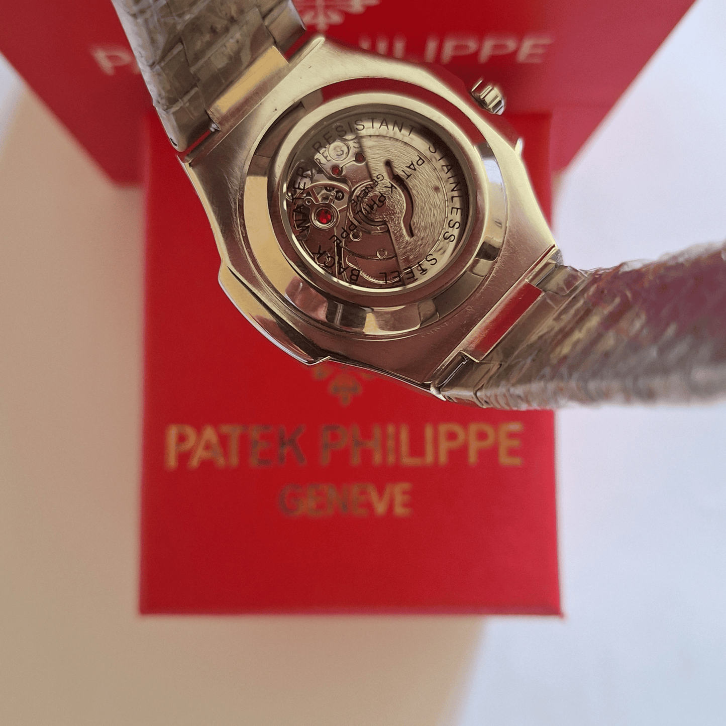 Patek Philippe ظهر شفاف